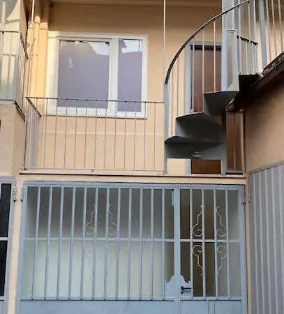 Casetta Roero: Un Nido Nel Centro Storico Di Apartment